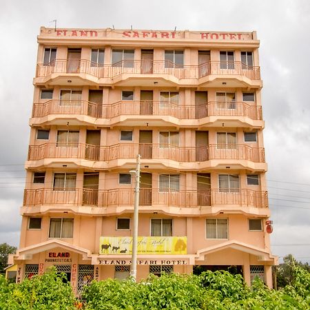 Eland Safari Hotel Nyeri Extérieur photo