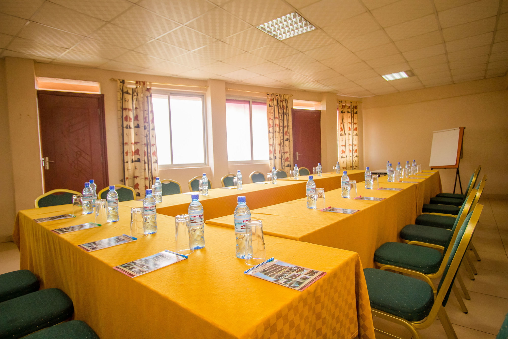 Eland Safari Hotel Nyeri Extérieur photo