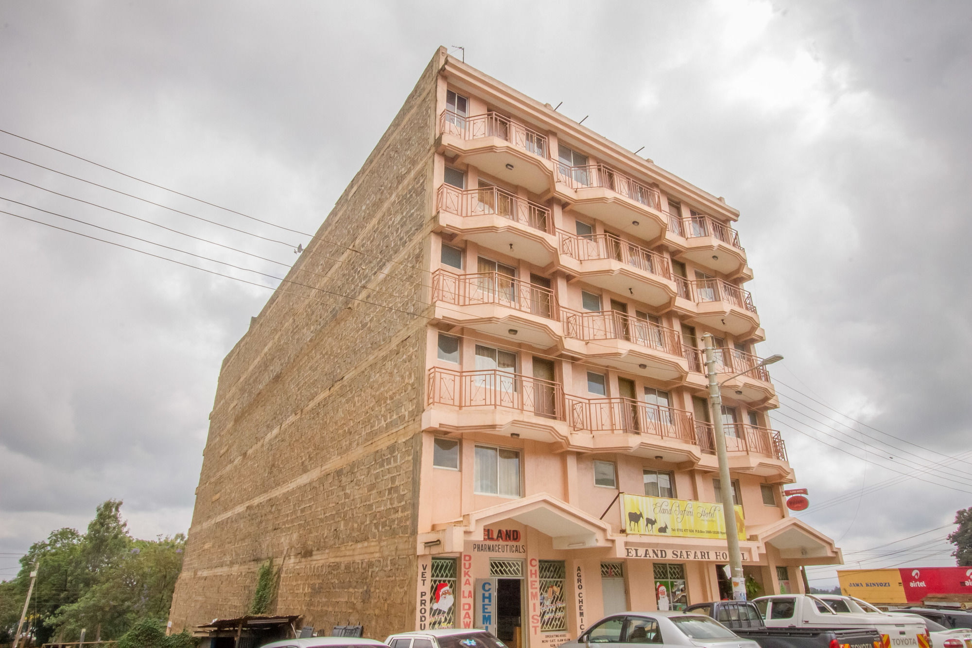 Eland Safari Hotel Nyeri Extérieur photo